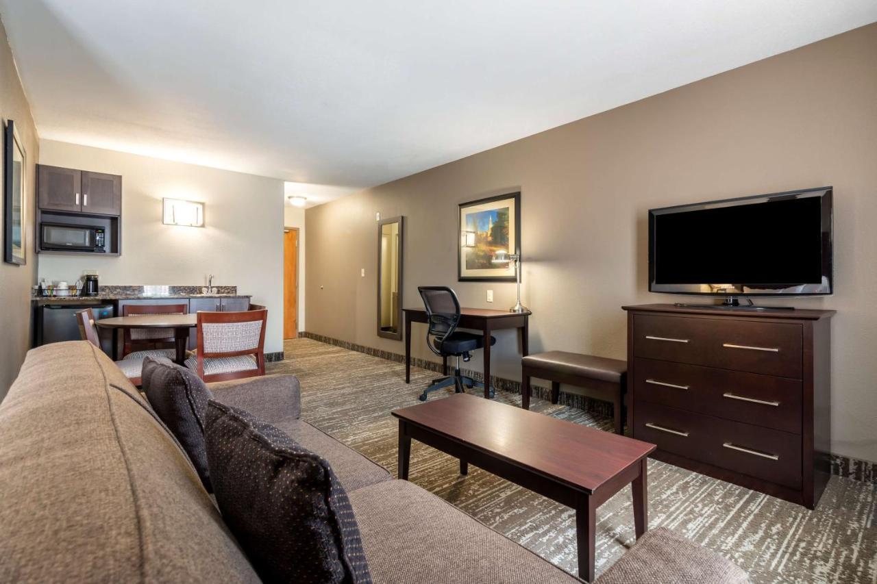 Best Western Plus Pembina Inn & Suites Winnipeg Exterior foto