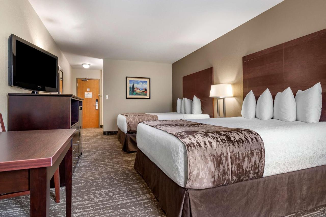 Best Western Plus Pembina Inn & Suites Winnipeg Exterior foto