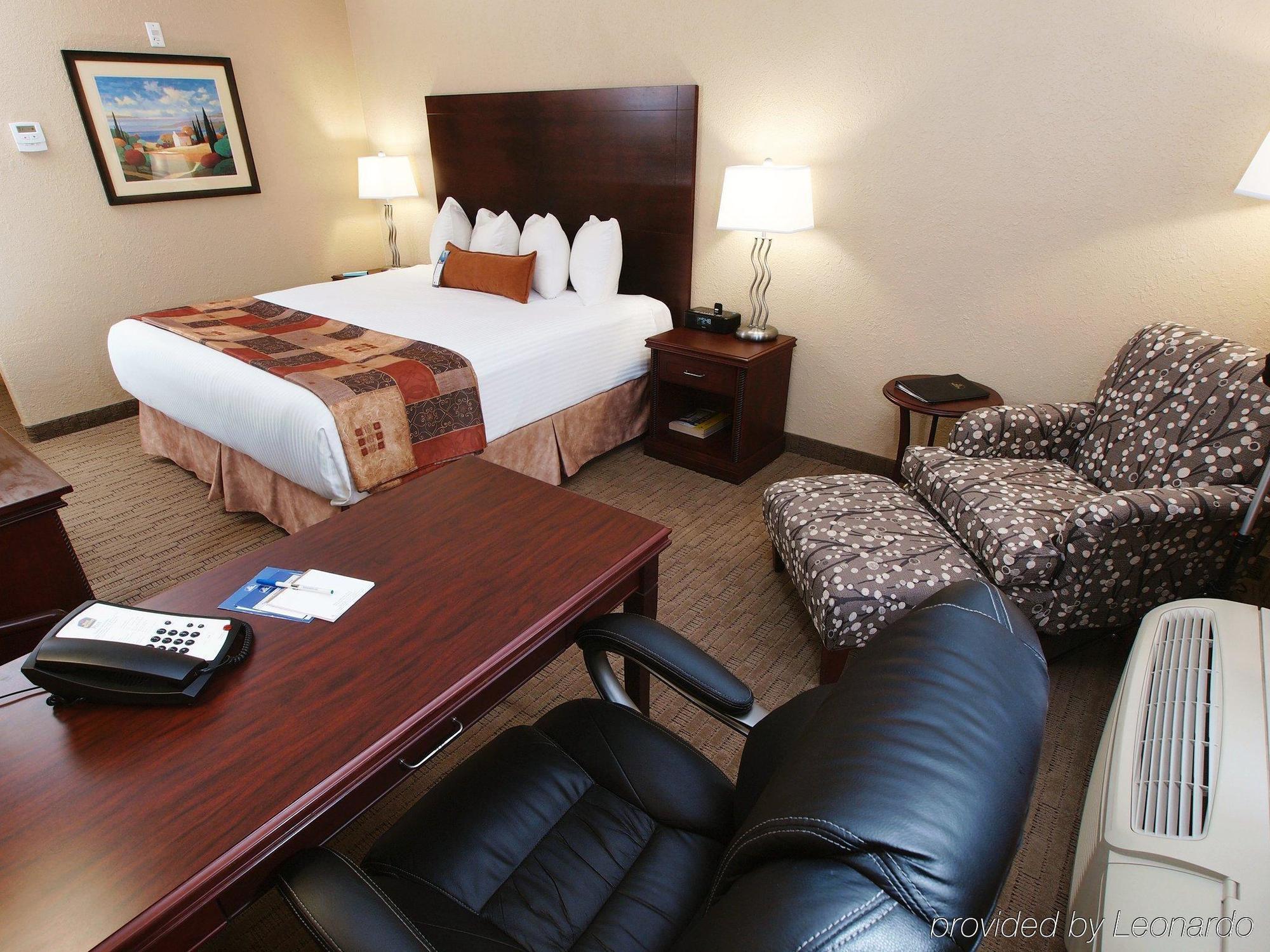 Best Western Plus Pembina Inn & Suites Winnipeg Exterior foto